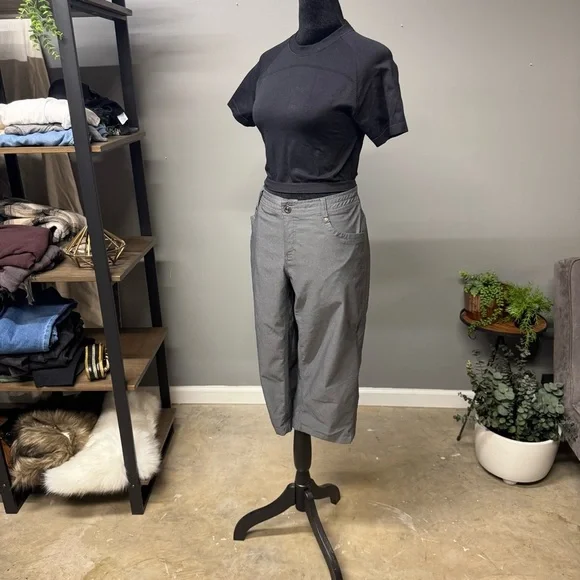 Kuhl Trekr Kapri womens 10 gray travel utility hiking capris gorpcore outdoors - Picture 2 of 9